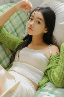 八块腹肌飞行员